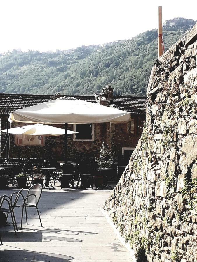Moki Apricale Villa Buitenkant foto