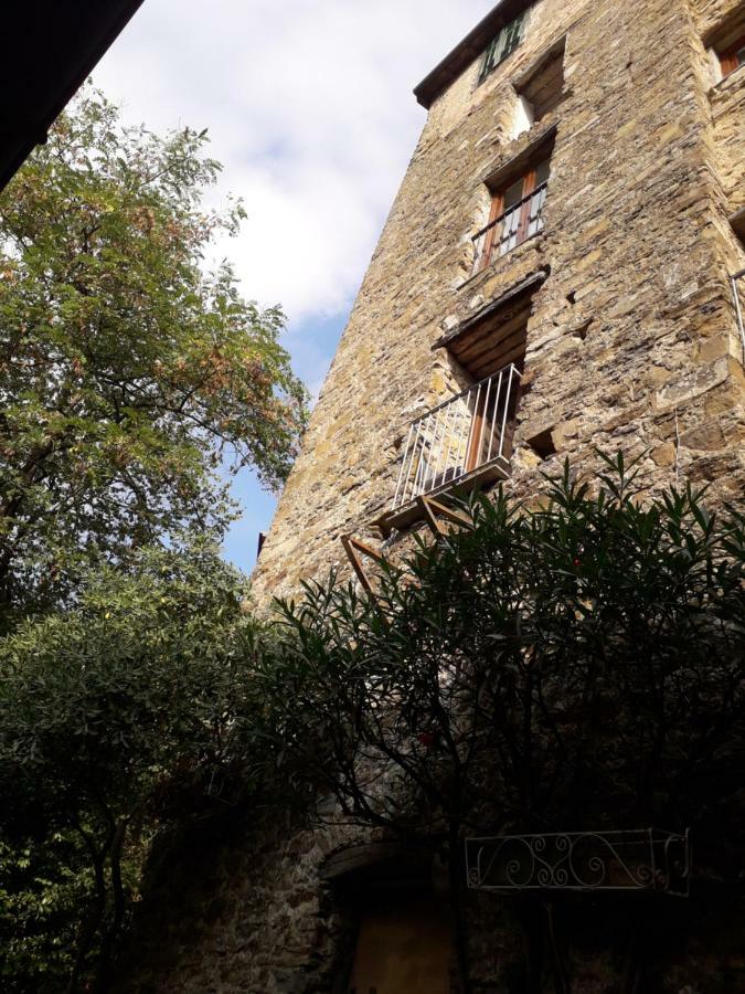Moki Apricale Villa Buitenkant foto